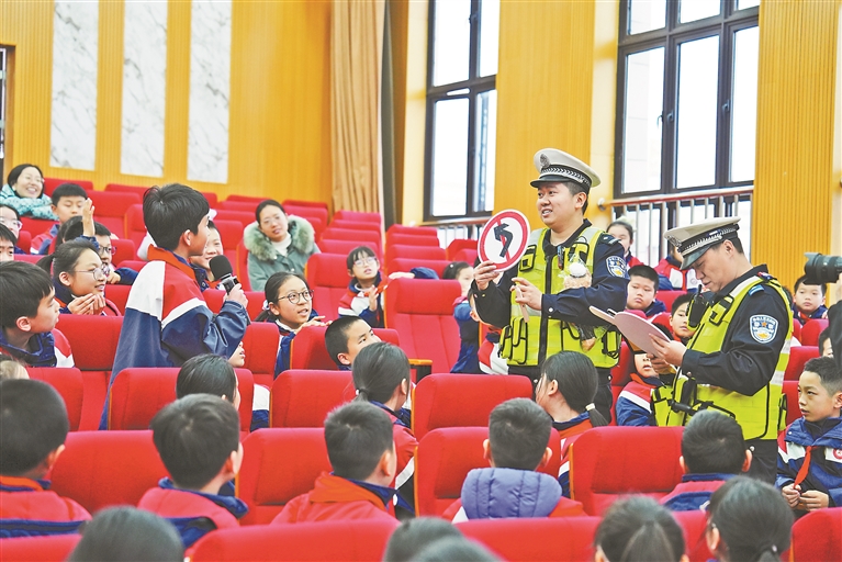 把平安送进校园