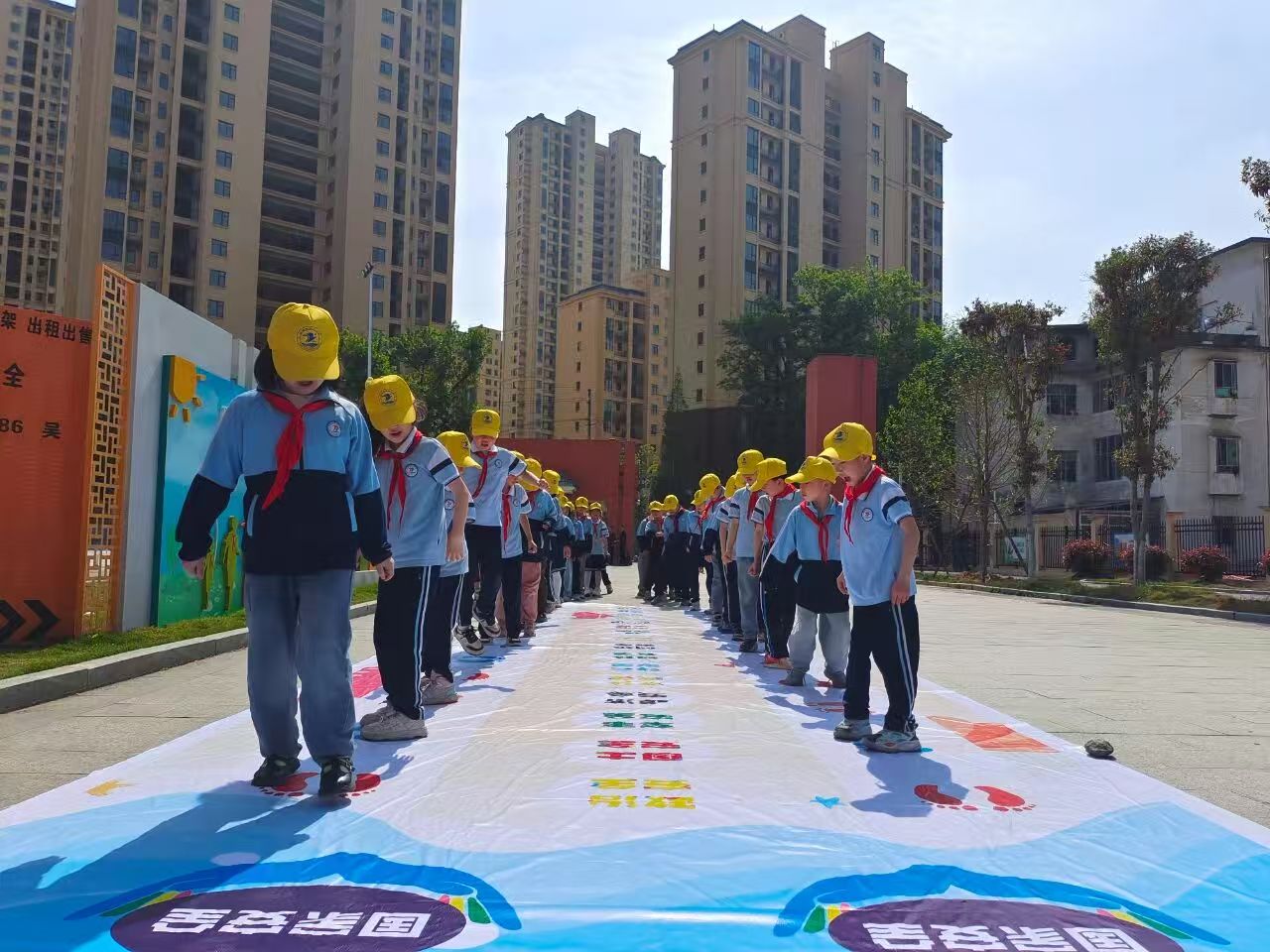 充分运用新媒体新技术普法