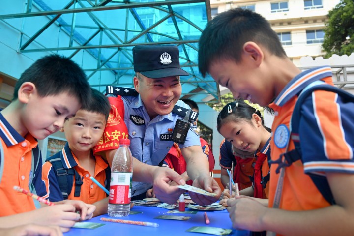 警校共治 护苗成长